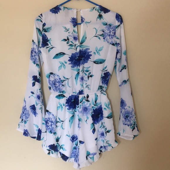 Selling a cute, summery romper! 🦋 - Picture 2 of 2